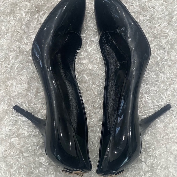 Louis Vuitton Black Patent Leather Lock It Round Toe Pumps - Picture 6 of 12